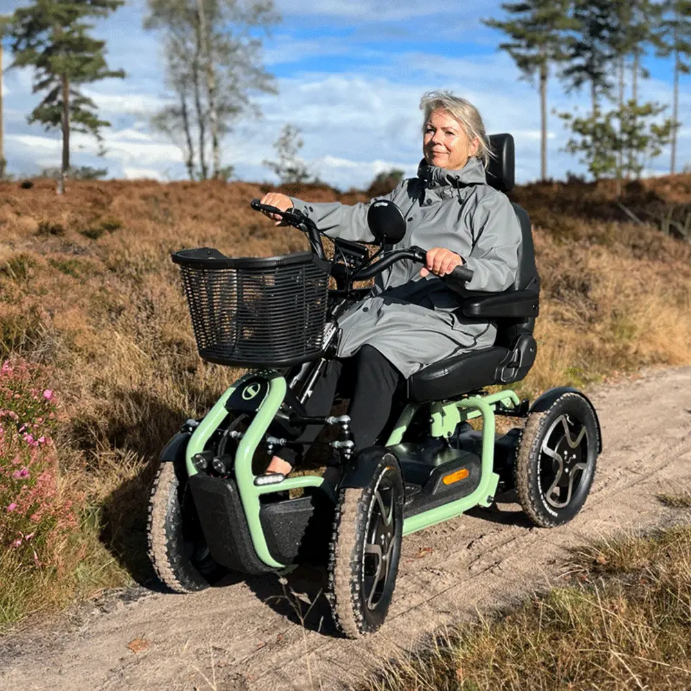 Scoozy Sterling S800 Mobility Scooter - Image 2