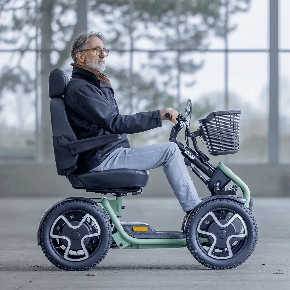 Scoozy Sterling S800 Mobility Scooter - Image 3