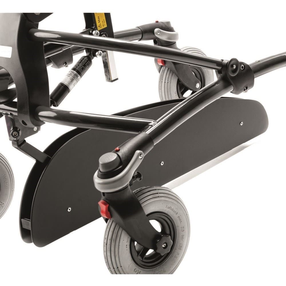 R82 Mustang Leg separator